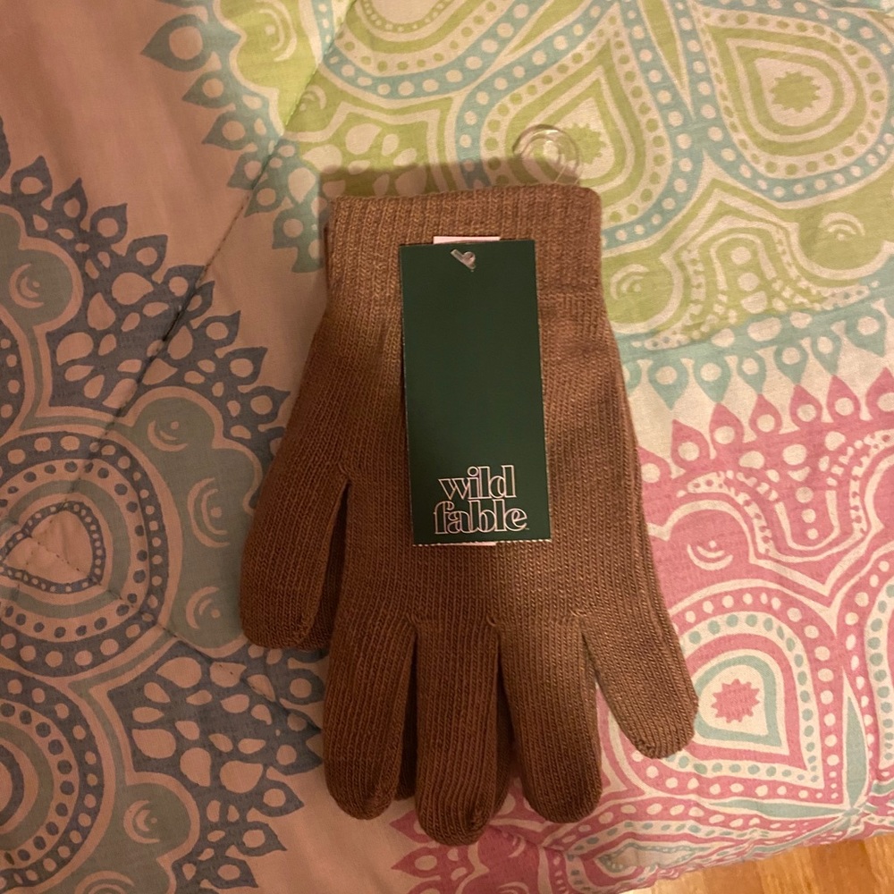 Brown gloves